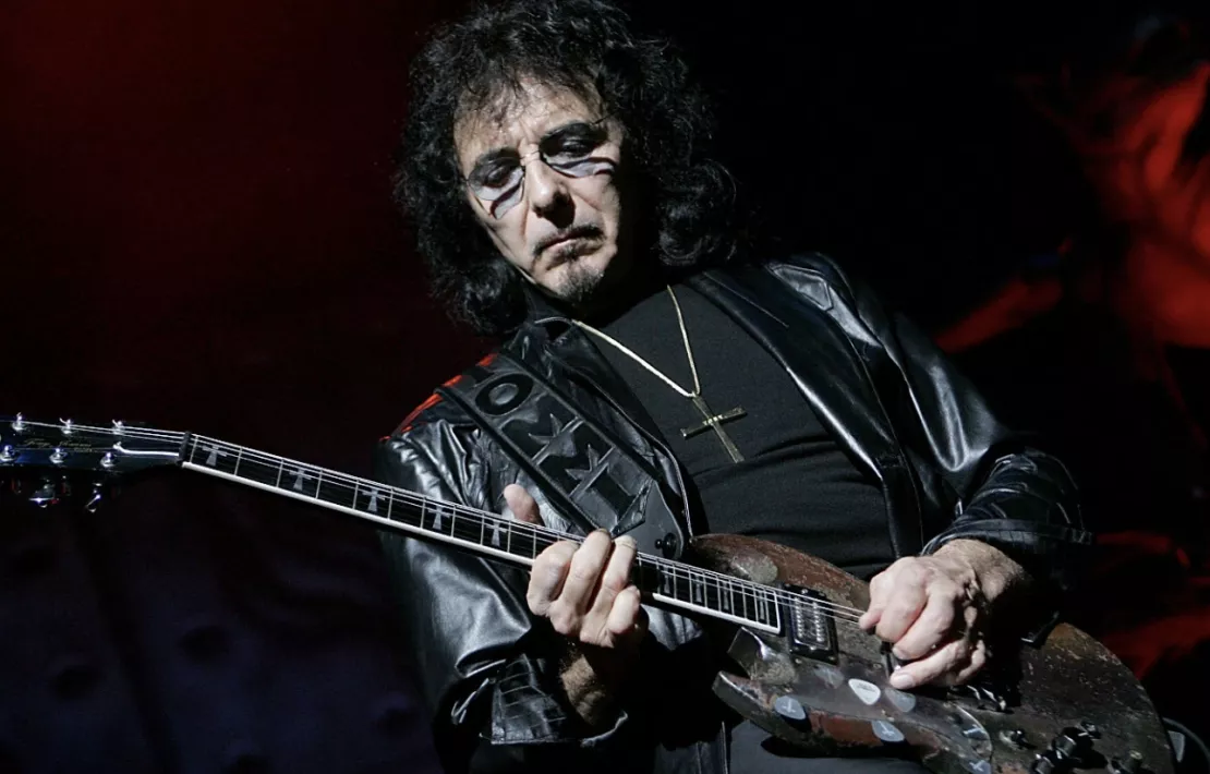 Black Sabbath : Tony Iommi sort un nouveau parfum Deified