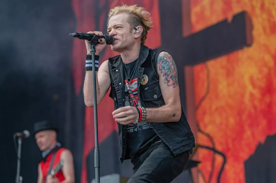 Deryck Whibley de Sum 41 dément les rumeurs sur une collaboration avec Linkin Park